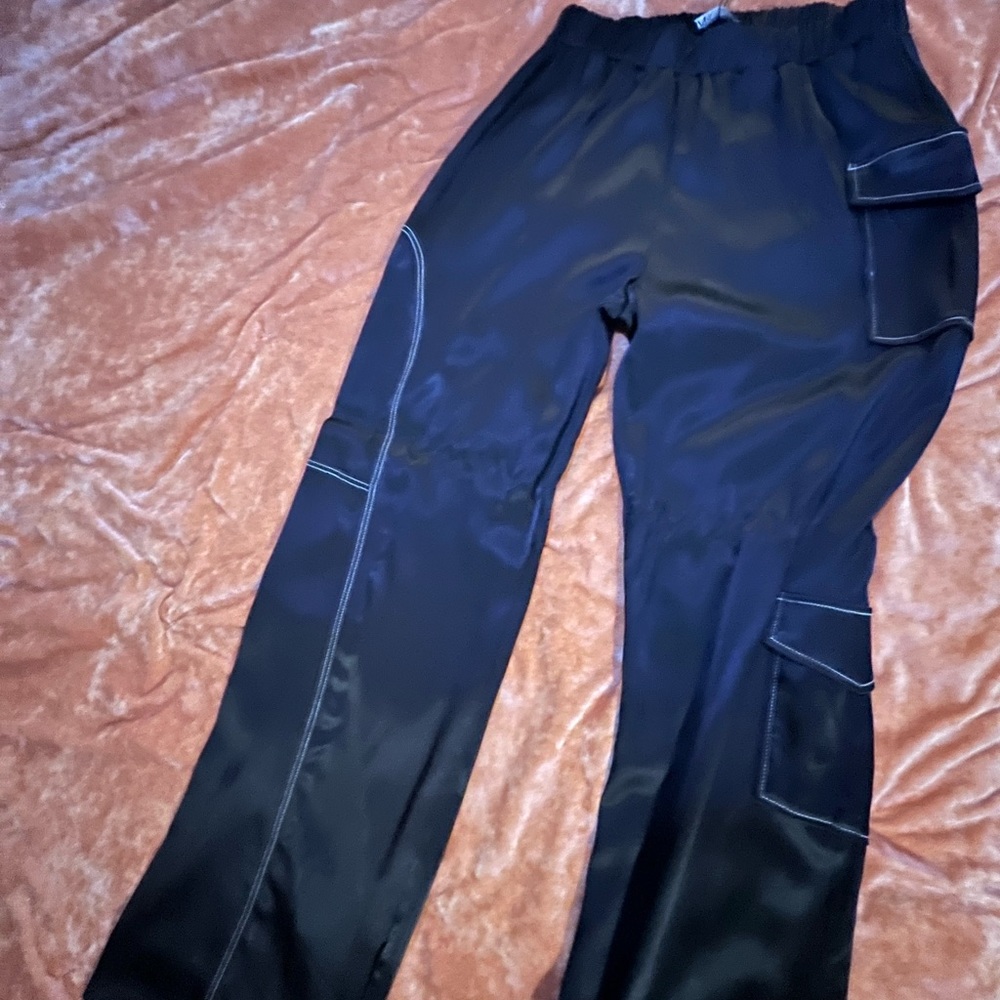 Stretch Cargo pants with white stitching